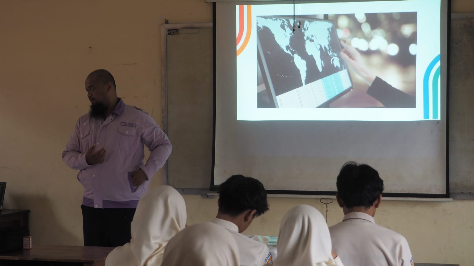 Materi Cover/Thumbnail Film